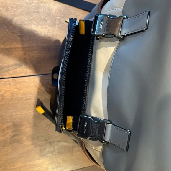 Coach Track Backpack Colorblock Leather QB/Chalk Light Gravel RARE (EUC) (C4019) - Picture 6 of 16